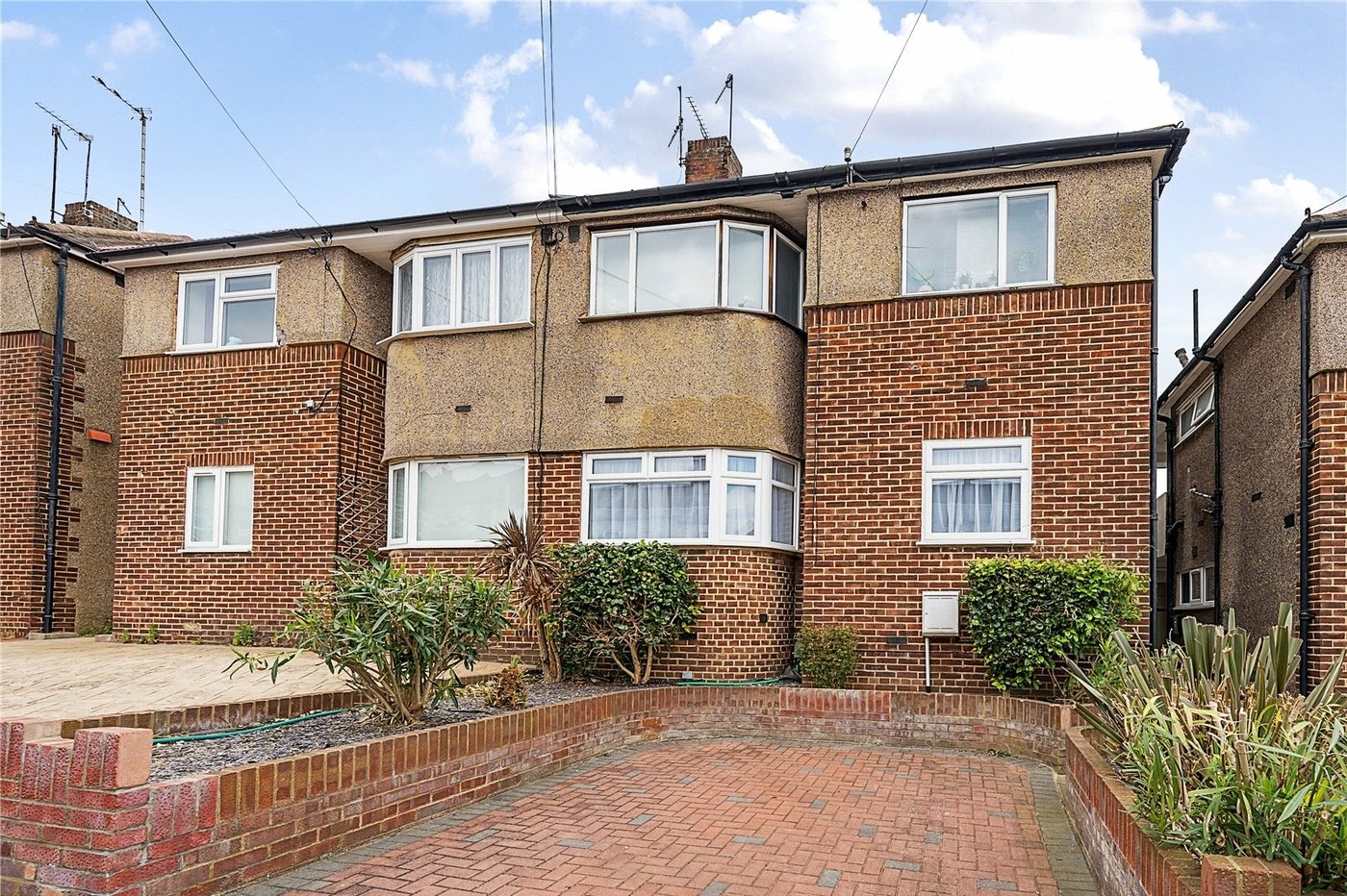 2 bedroom property for sale in Plumstead Common | Robinson Jackson