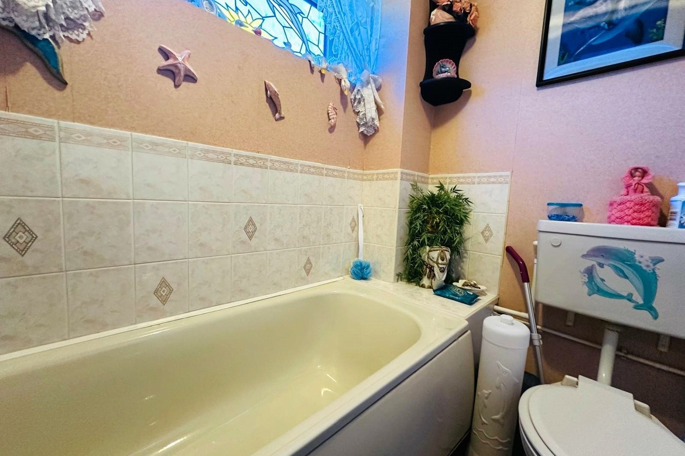 2 bedroom house for sale in London | Robinson Jackson