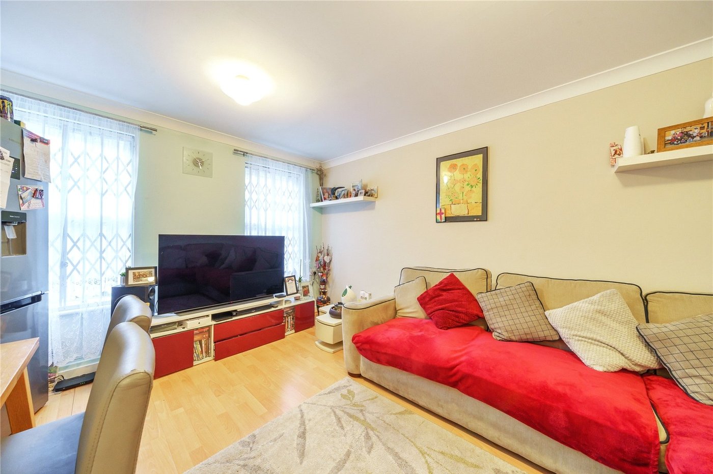 2 bedroom property for sale in London | Robinson Jackson