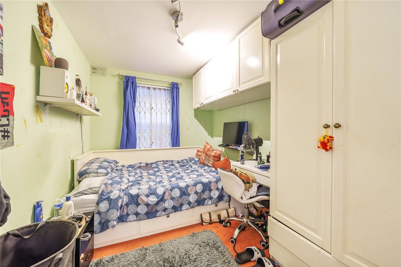 2 bedroom property for sale in London | Robinson Jackson