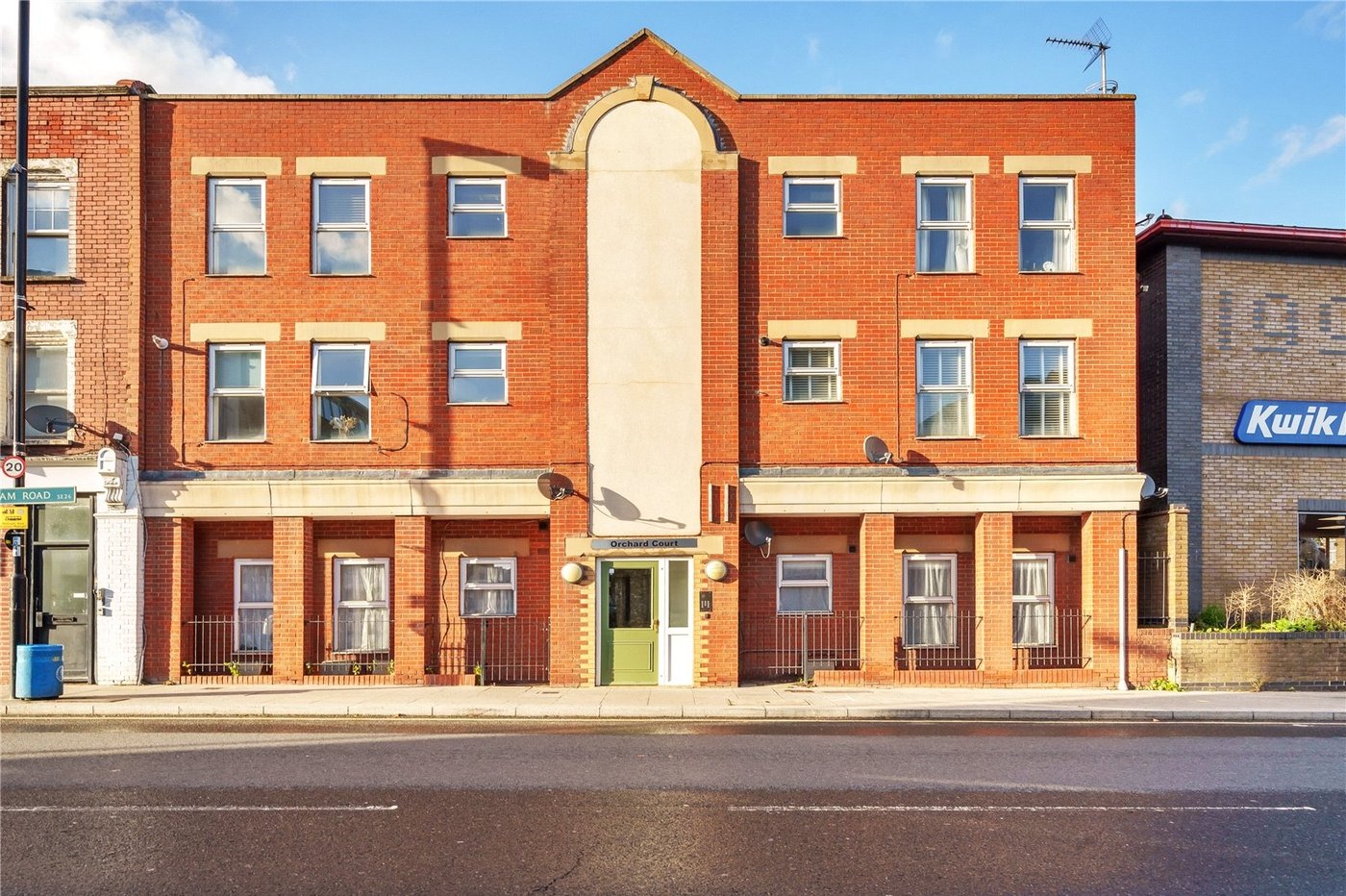 2 bedroom property for sale in London | Robinson Jackson