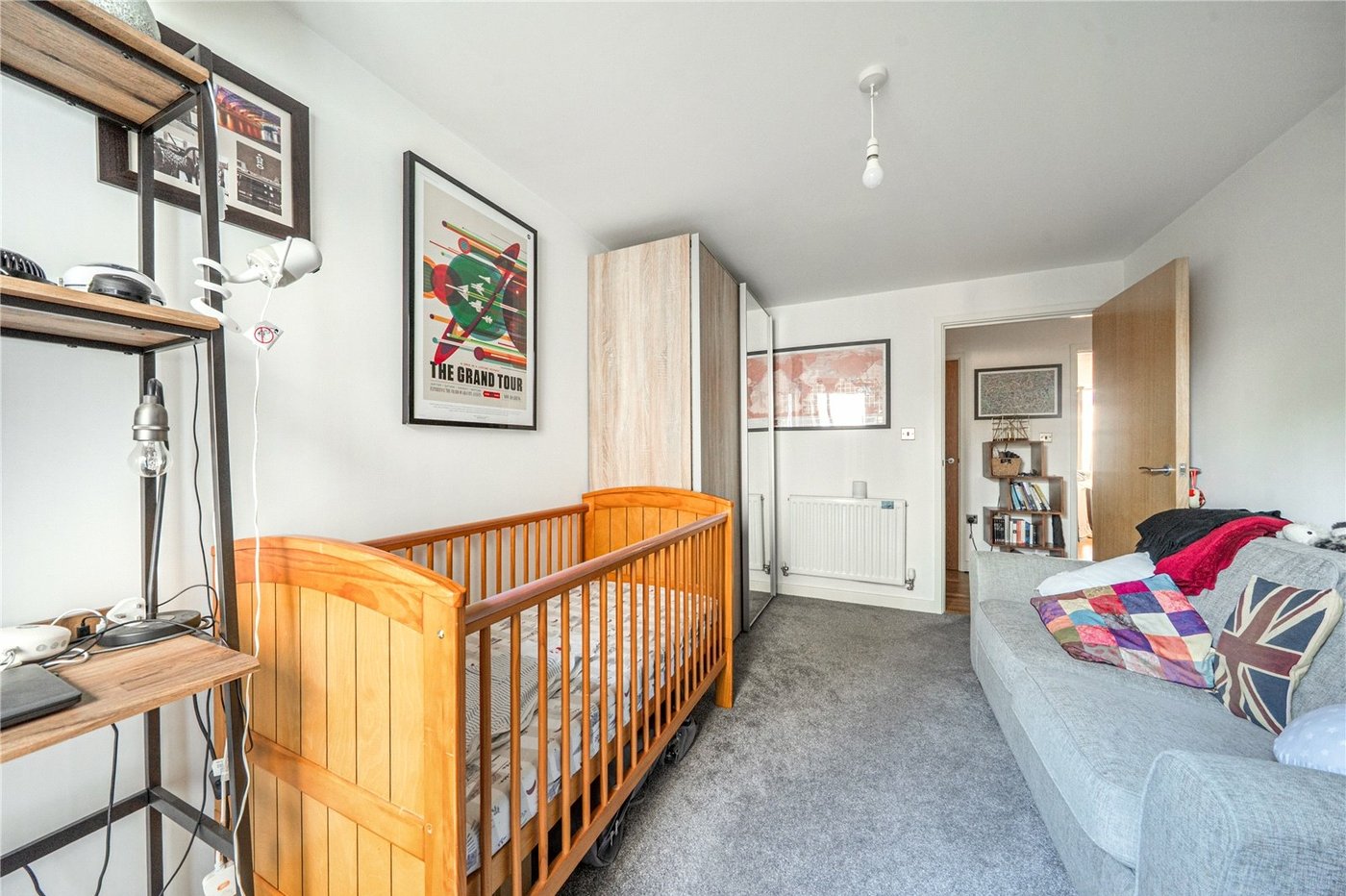 2 bedroom property for sale in London | Robinson Jackson