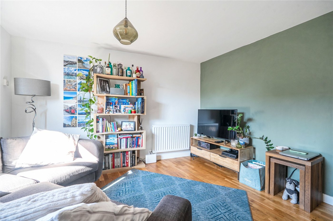 2 bedroom property for sale in London | Robinson Jackson