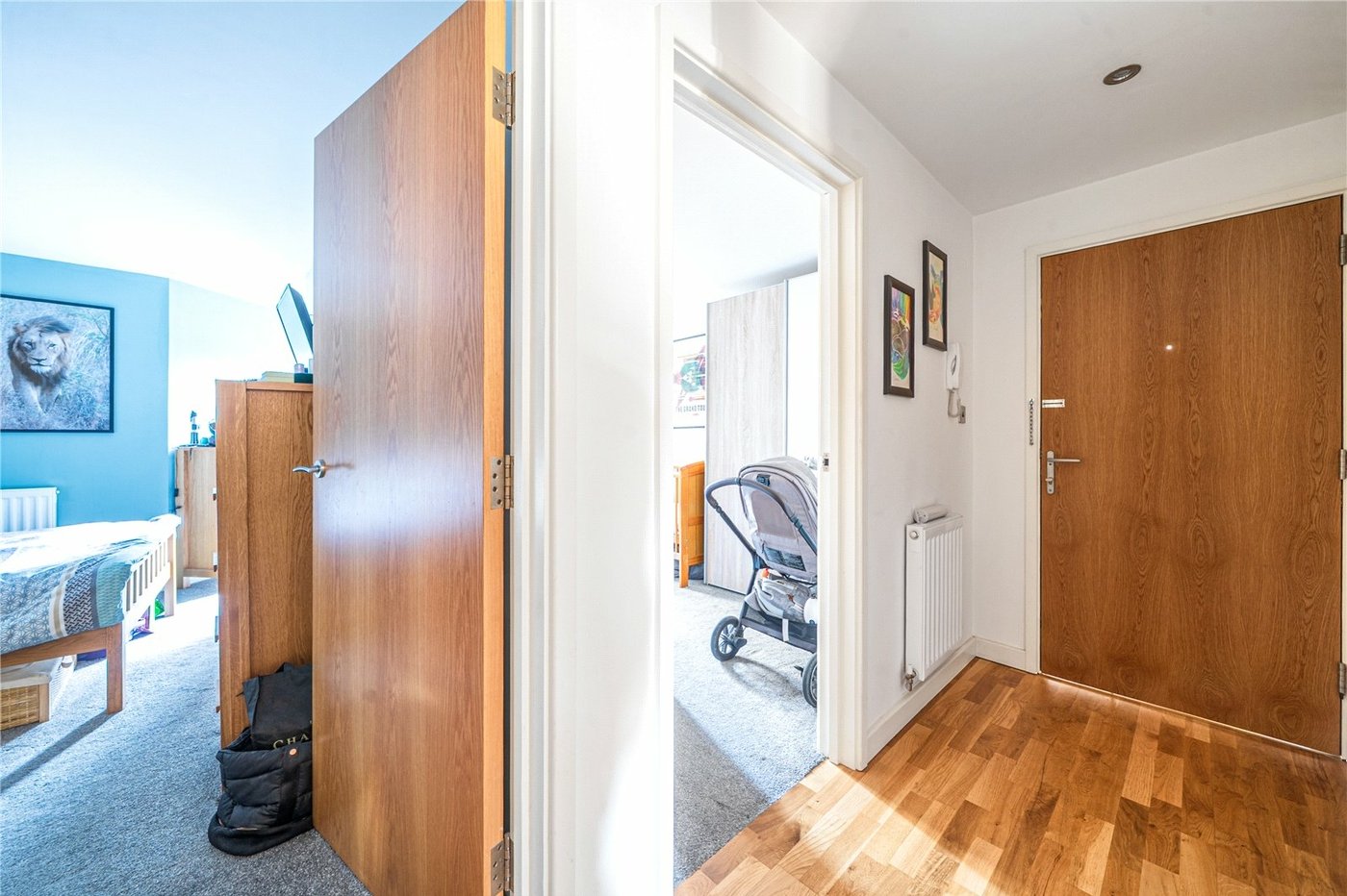 2 bedroom property for sale in London | Robinson Jackson