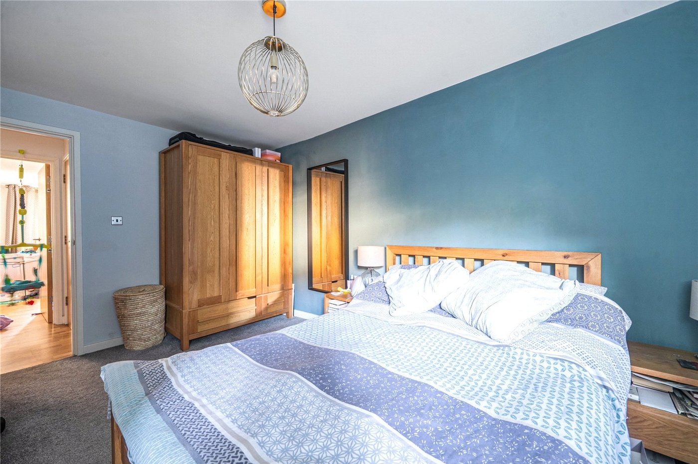 2 bedroom property for sale in London | Robinson Jackson