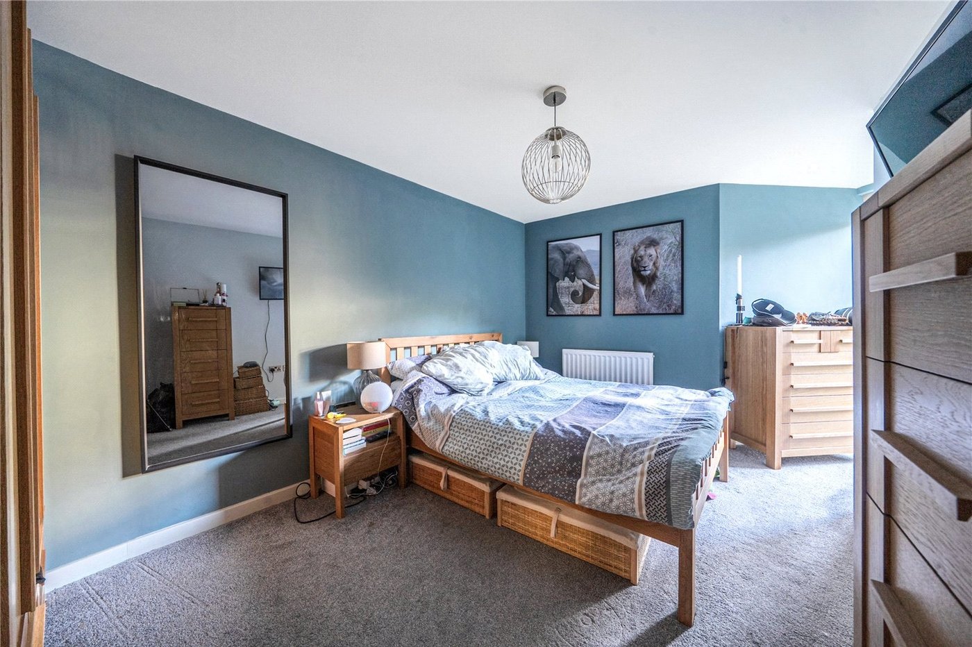 2 bedroom property for sale in London | Robinson Jackson