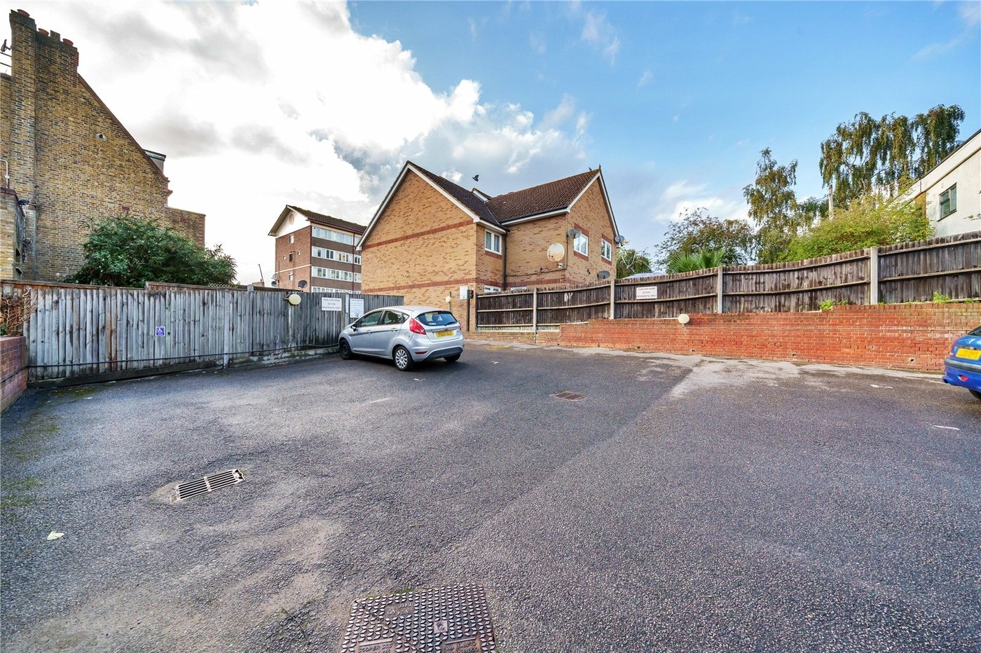 2 bedroom property for sale in  | Robinson Jackson