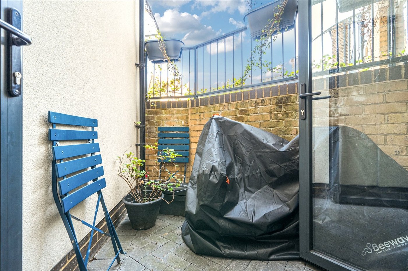 2 bedroom property for sale in  | Robinson Jackson