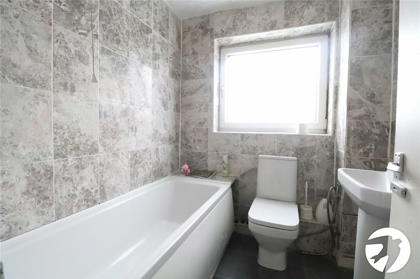 3 bedroom house for sale in London | Robinson Jackson