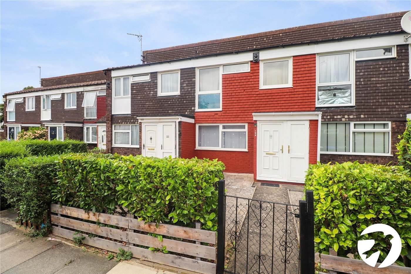 3 bedroom house for sale in London | Robinson Jackson