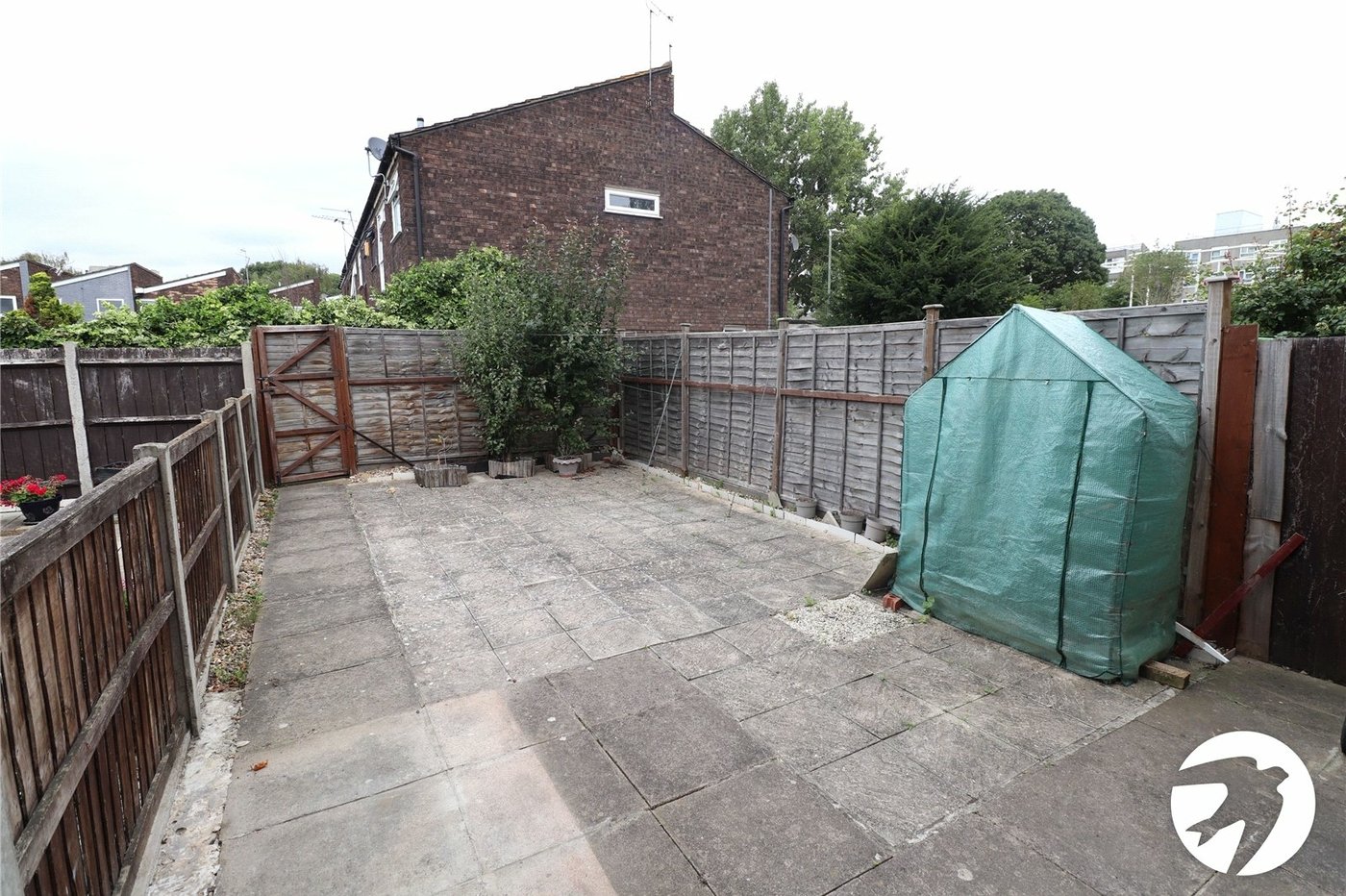 3 bedroom house for sale in London | Robinson Jackson