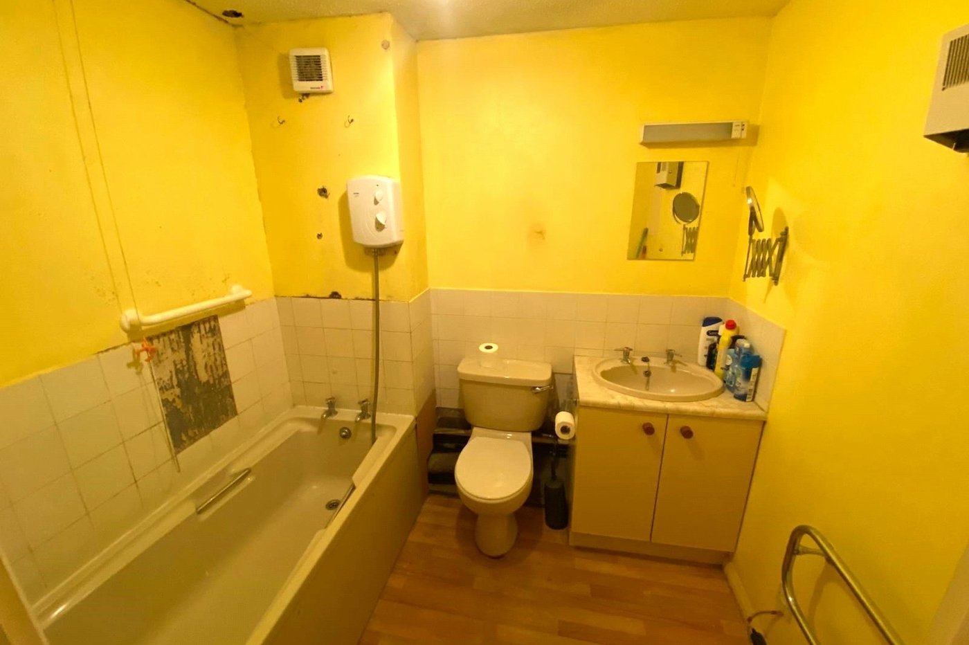 2 bedroom property for sale in London | Robinson Jackson