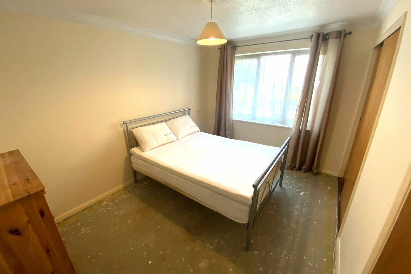 2 bedroom property for sale in London | Robinson Jackson