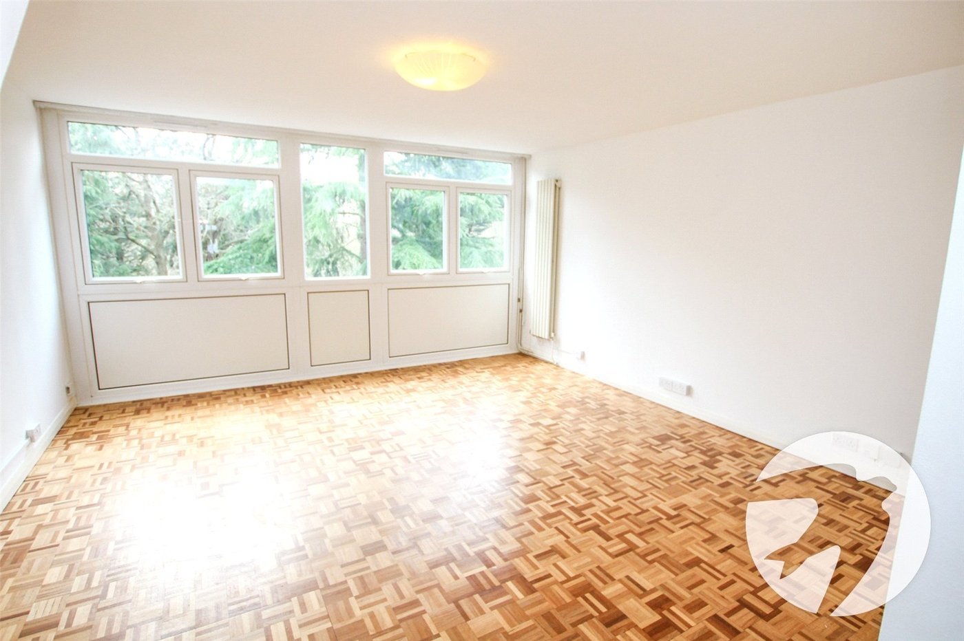 3 bedroom property for sale in Eltham | Robinson Jackson