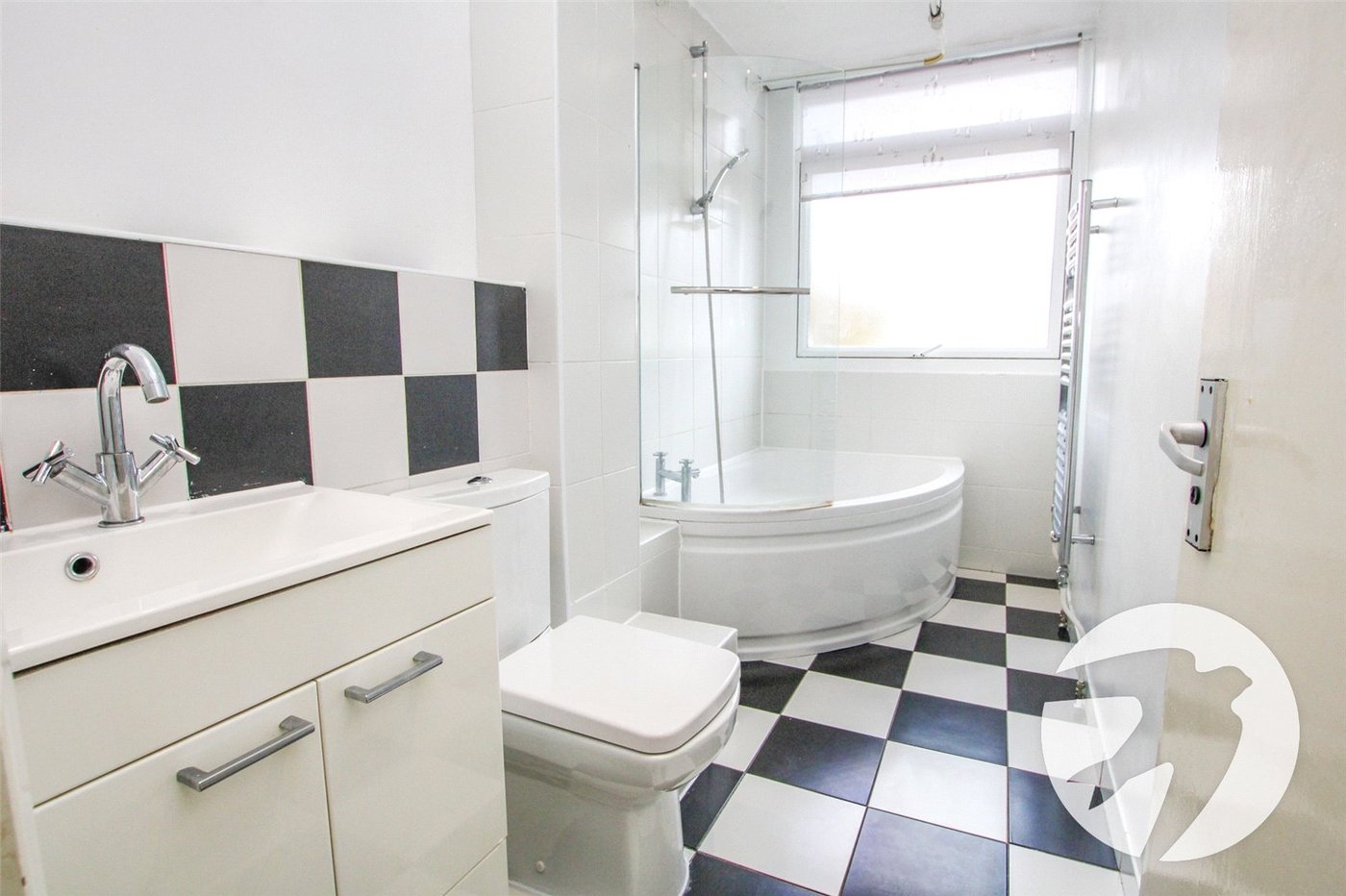 3 bedroom property for sale in Eltham | Robinson Jackson