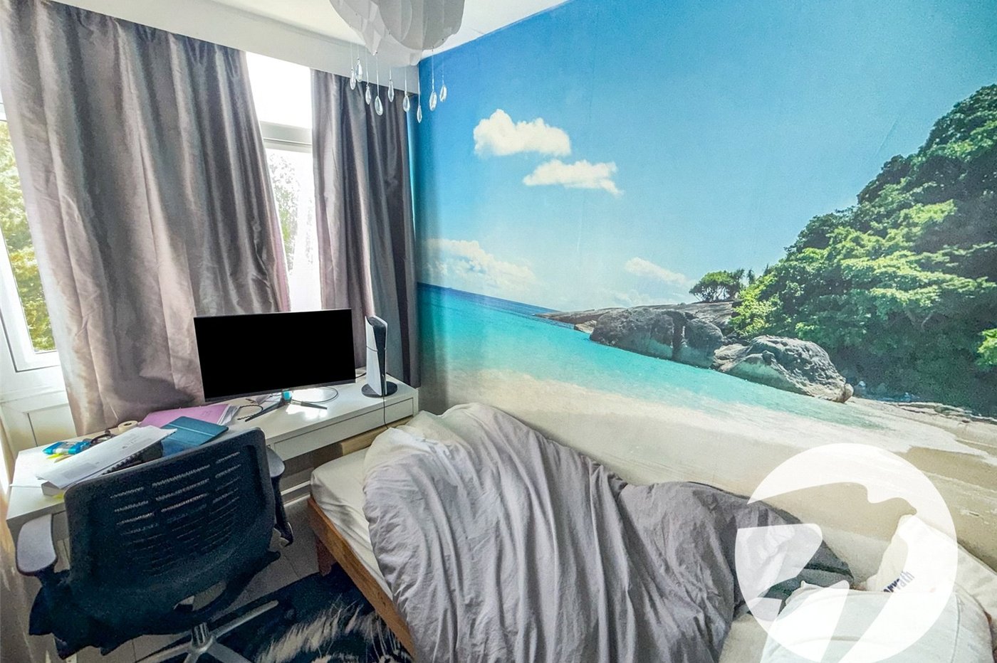 3 bedroom property for sale in London | Robinson Jackson