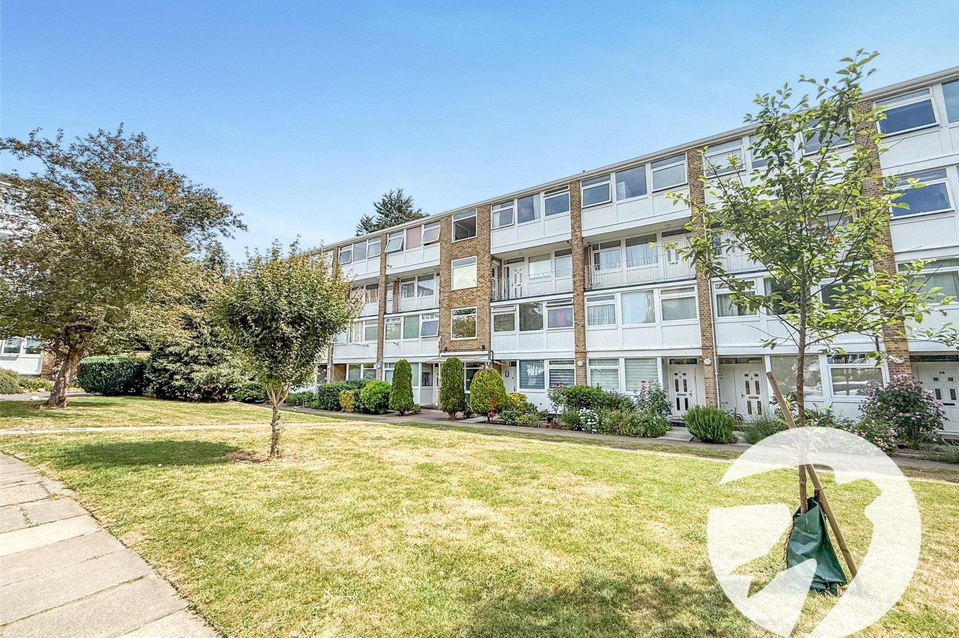 3 bedroom property for sale in London | Robinson Jackson