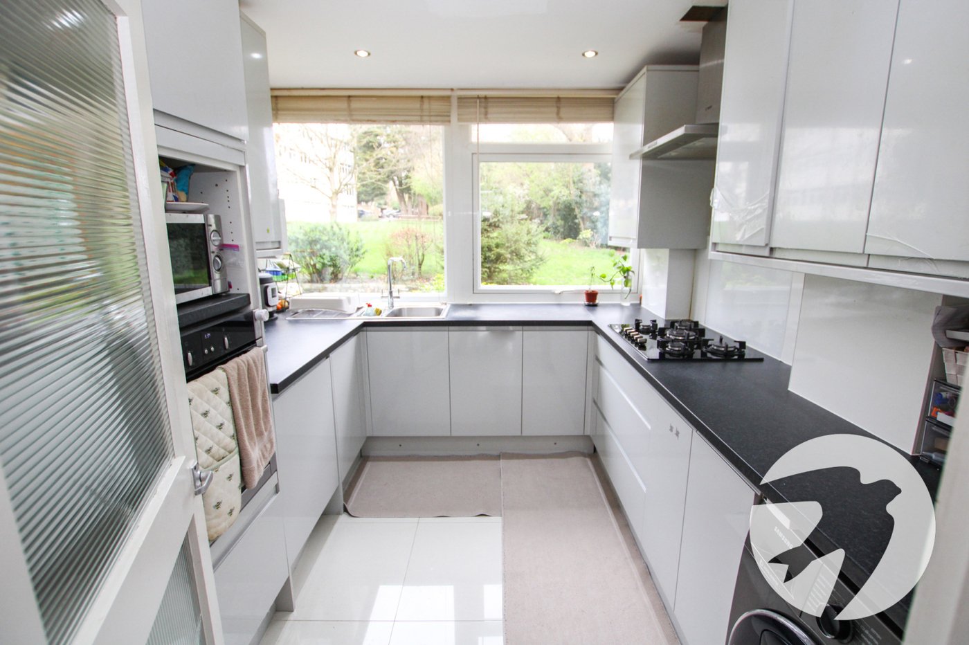 3 bedroom property for sale in London | Robinson Jackson