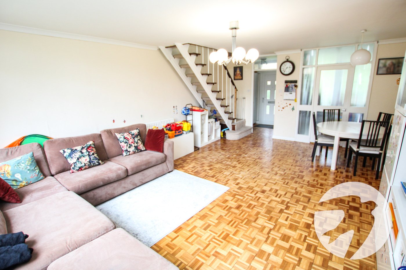 3 bedroom property for sale in London | Robinson Jackson