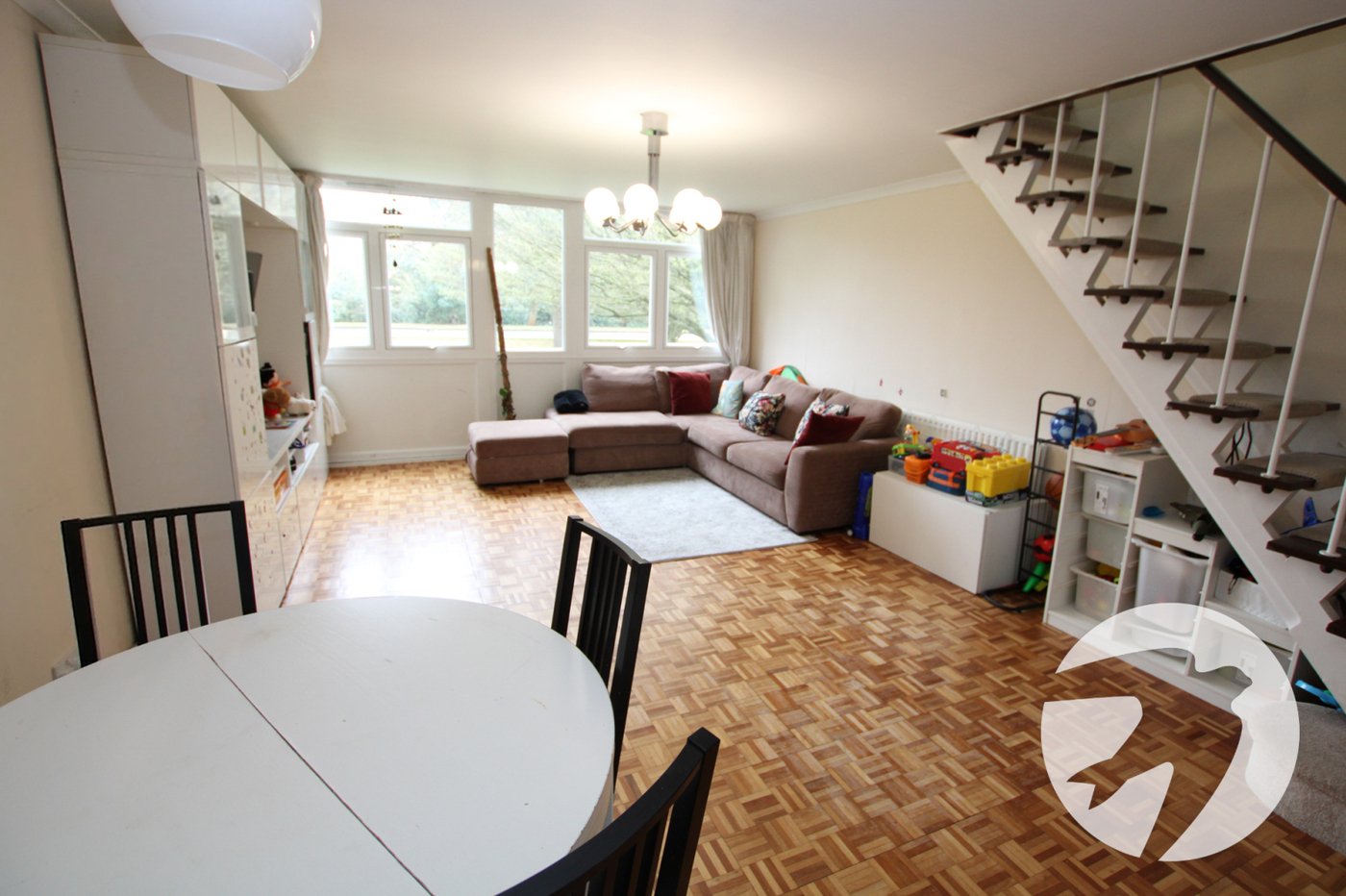 3 bedroom property for sale in London | Robinson Jackson