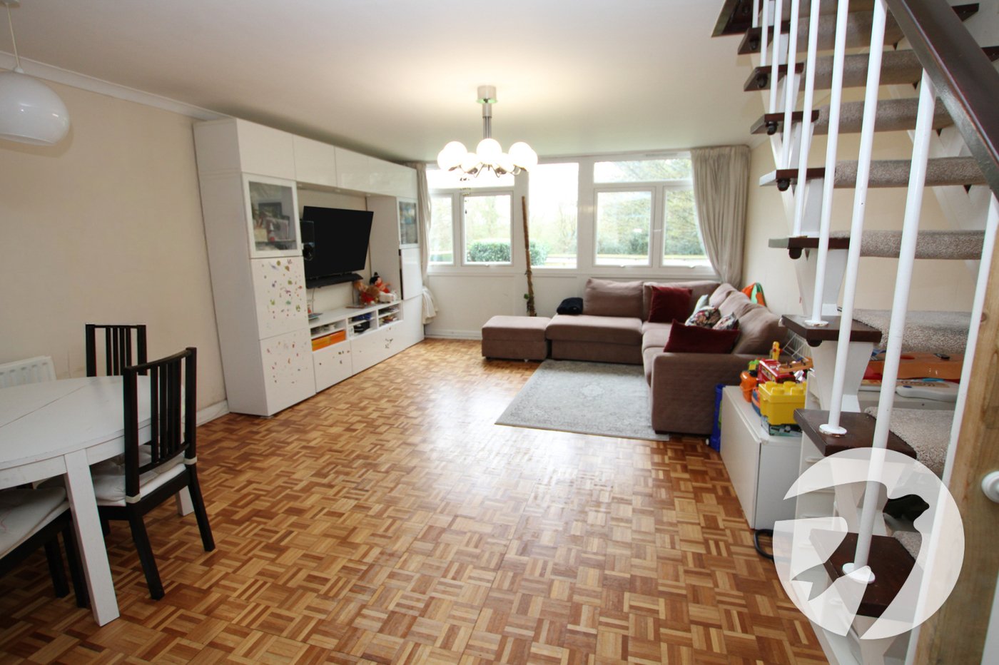 3 bedroom property for sale in London | Robinson Jackson