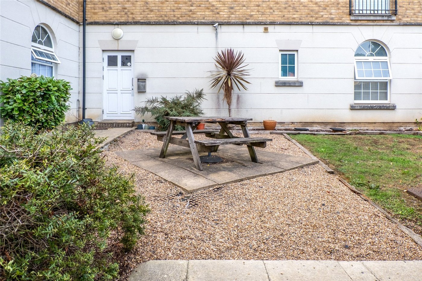 2 bedroom property for sale in Maidstone | Robinson Michael & Jackson