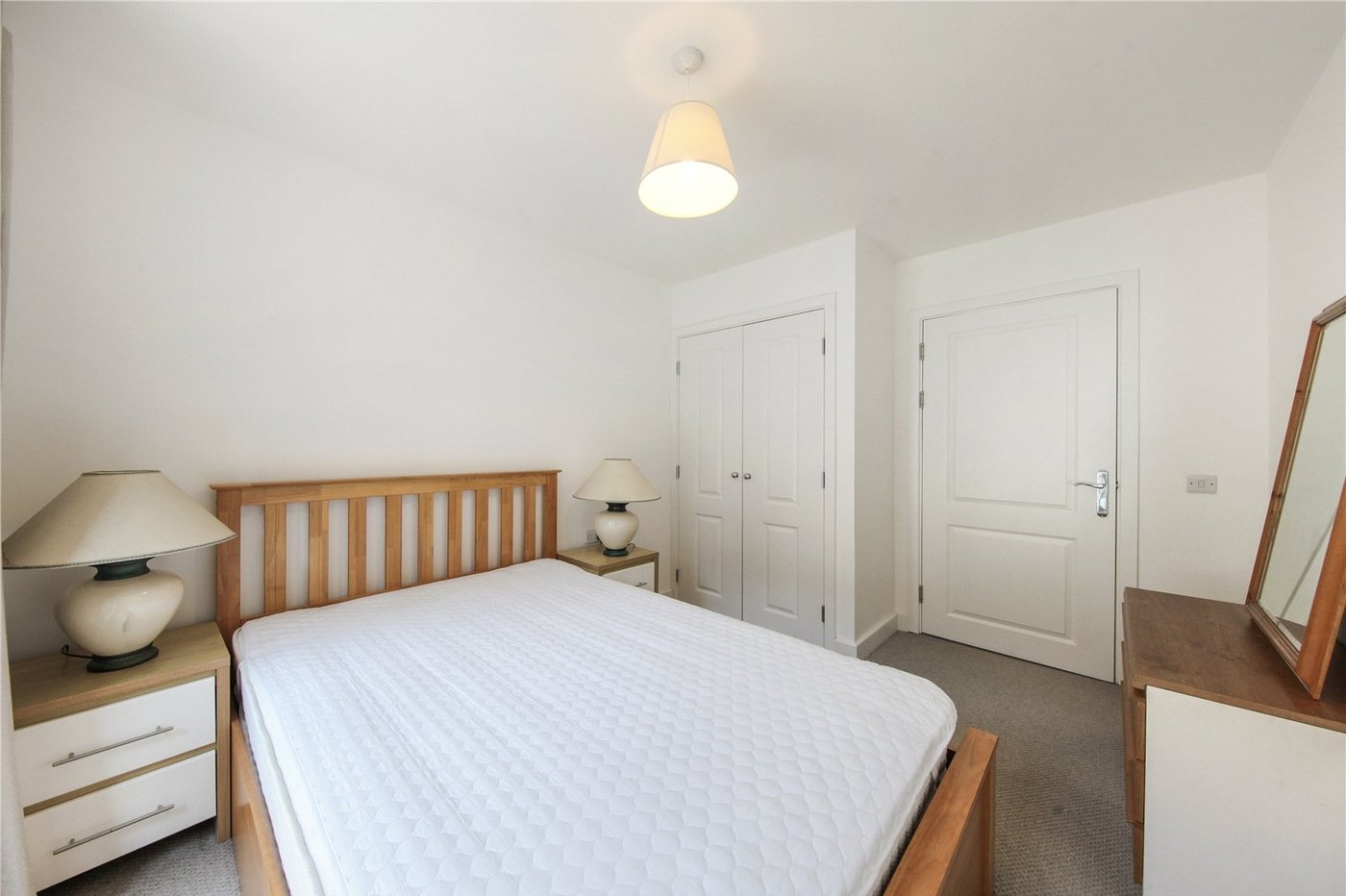 2 bedroom property for sale in London | Robinson Jackson
