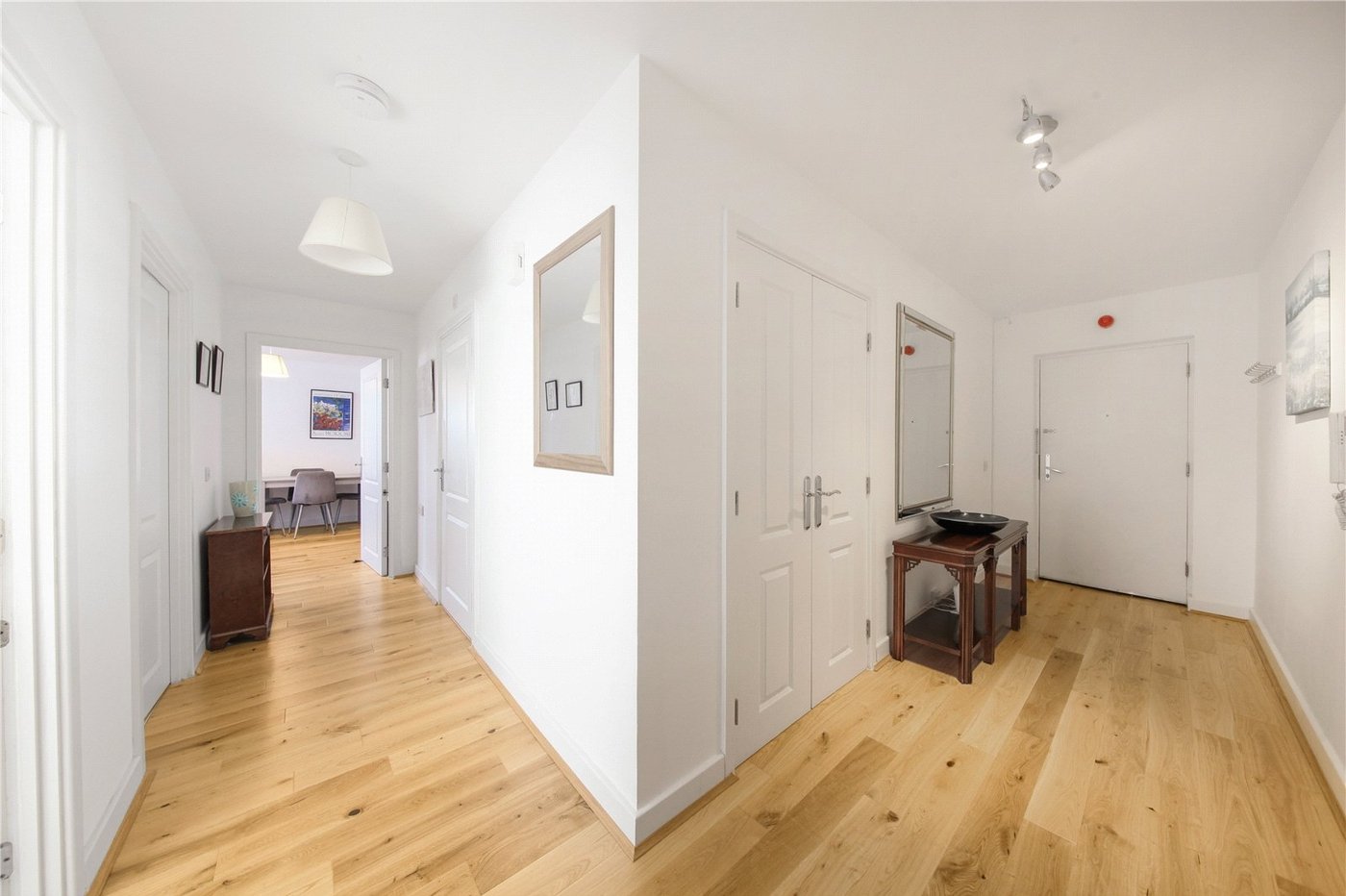 2 bedroom property for sale in London | Robinson Jackson
