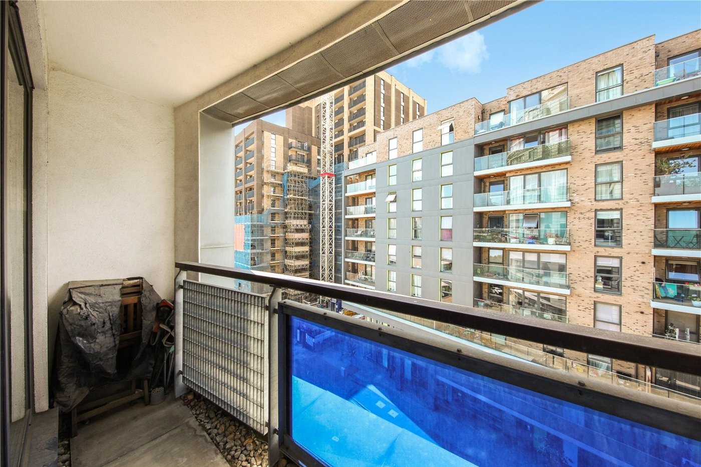 2 bedroom property for sale in London | Robinson Jackson