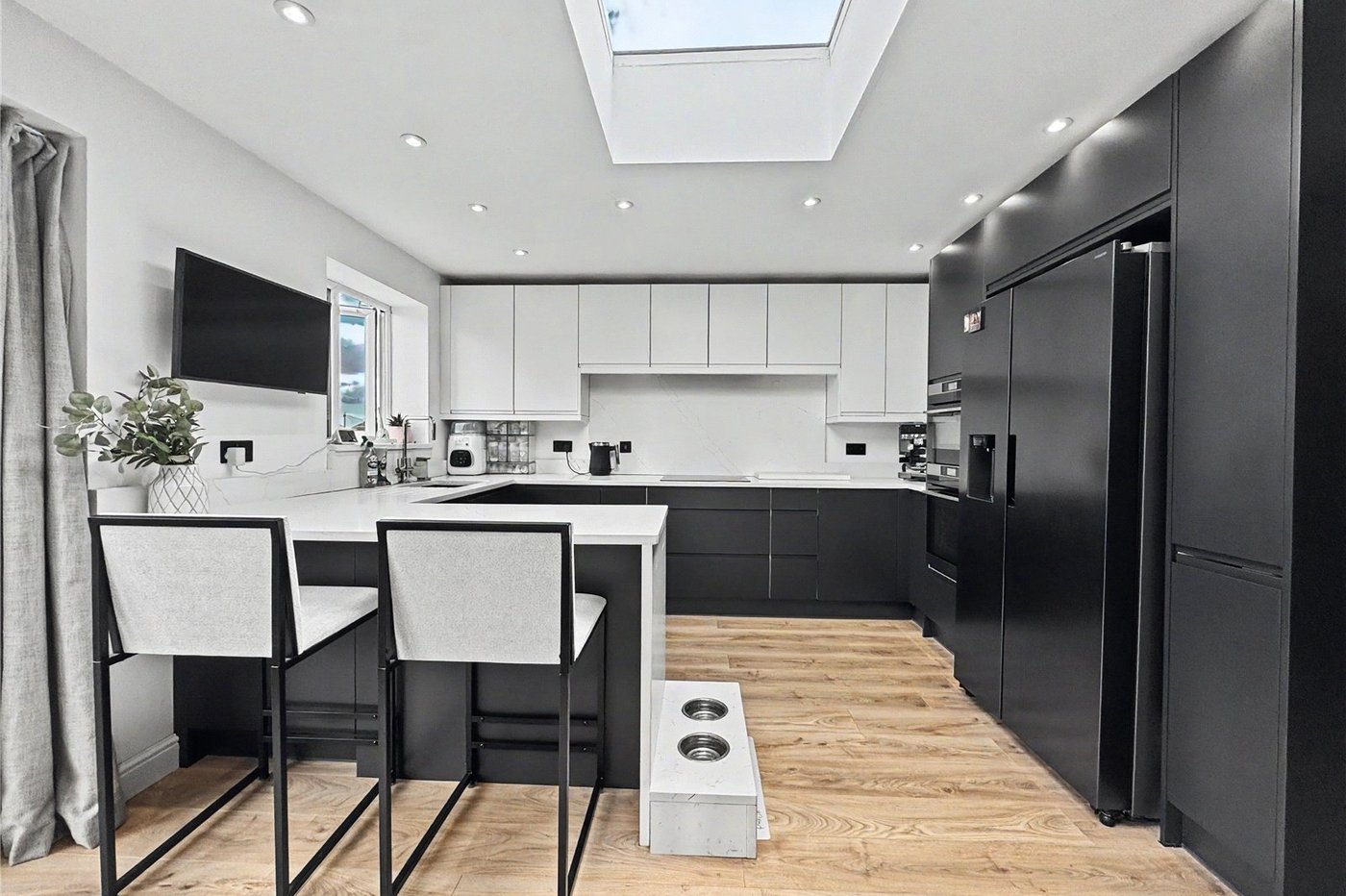 2 bedroom bungalow for sale in Rainham | Robinson Michael & Jackson