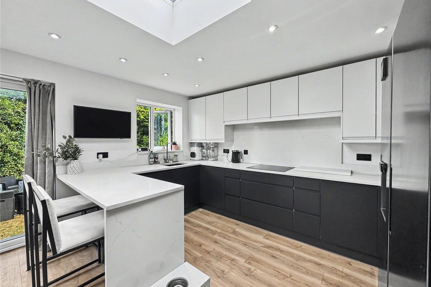 2 bedroom bungalow for sale in Rainham | Robinson Michael & Jackson