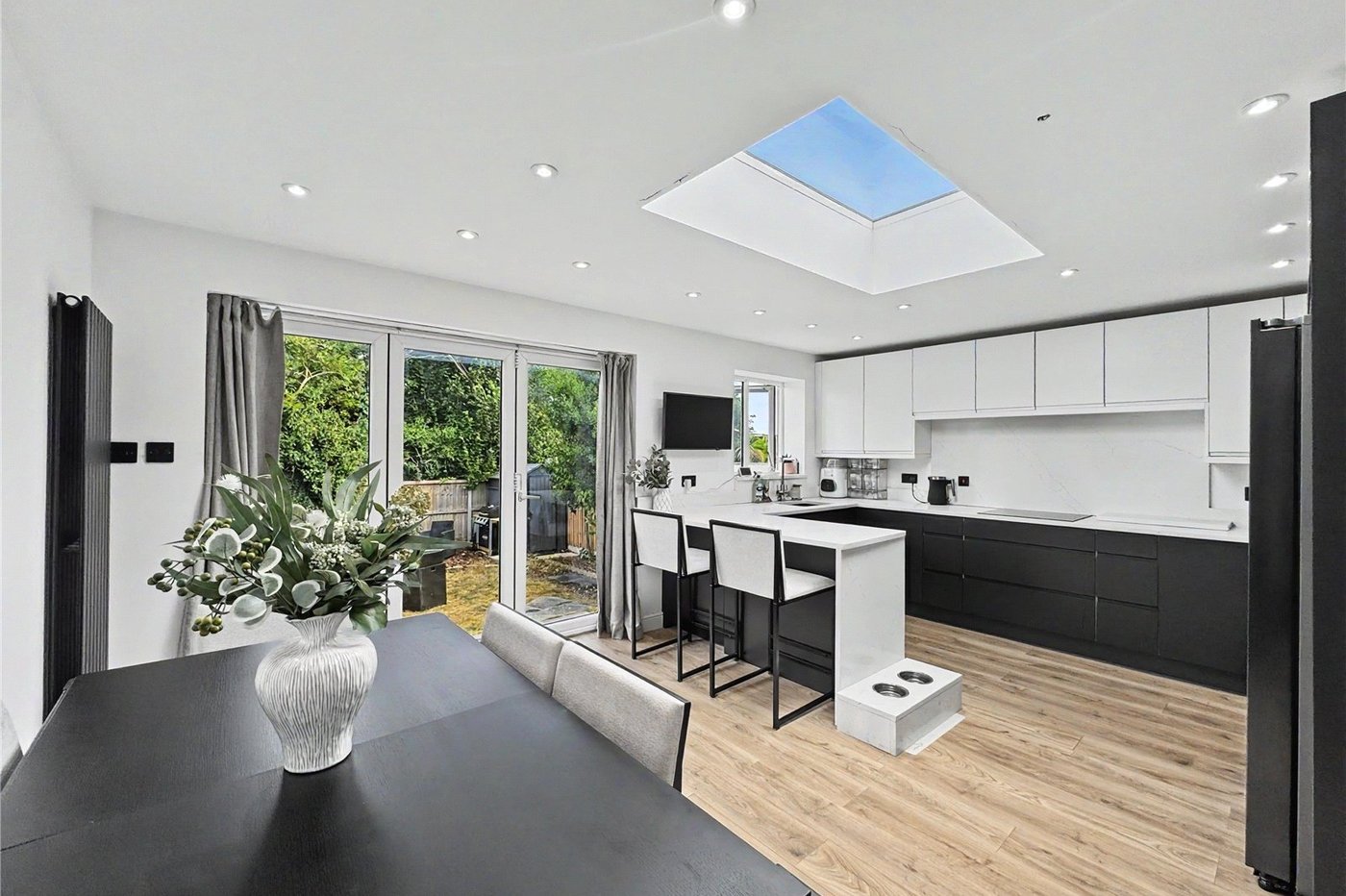 2 bedroom bungalow for sale in Rainham | Robinson Michael & Jackson