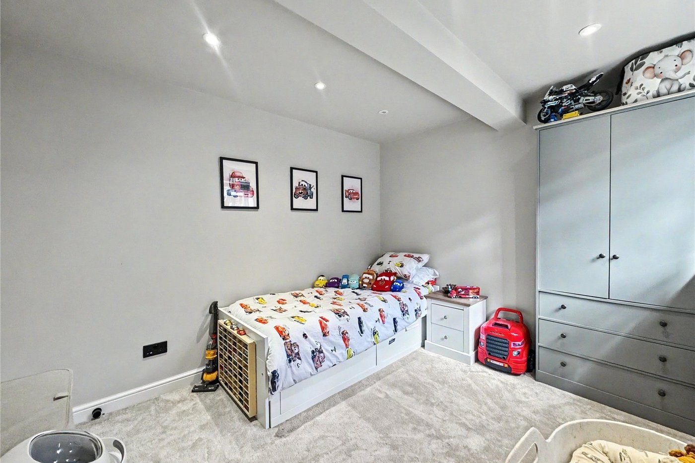2 bedroom bungalow for sale in Rainham | Robinson Michael & Jackson