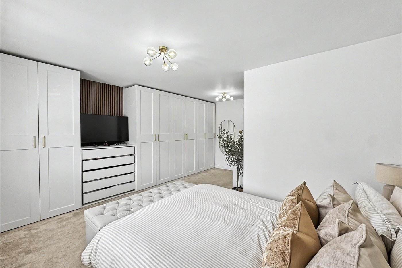 2 bedroom bungalow for sale in Rainham | Robinson Michael & Jackson