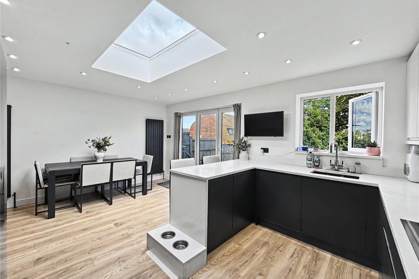 2 bedroom bungalow for sale in Rainham | Robinson Michael & Jackson