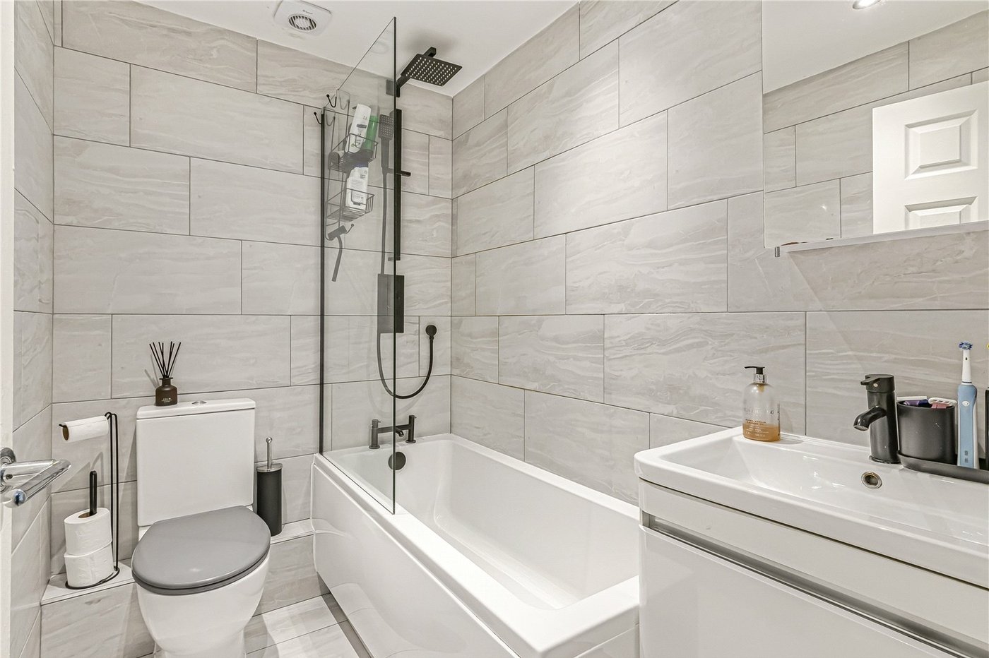 2 bedroom house for sale in Welling | Robinson Jackson