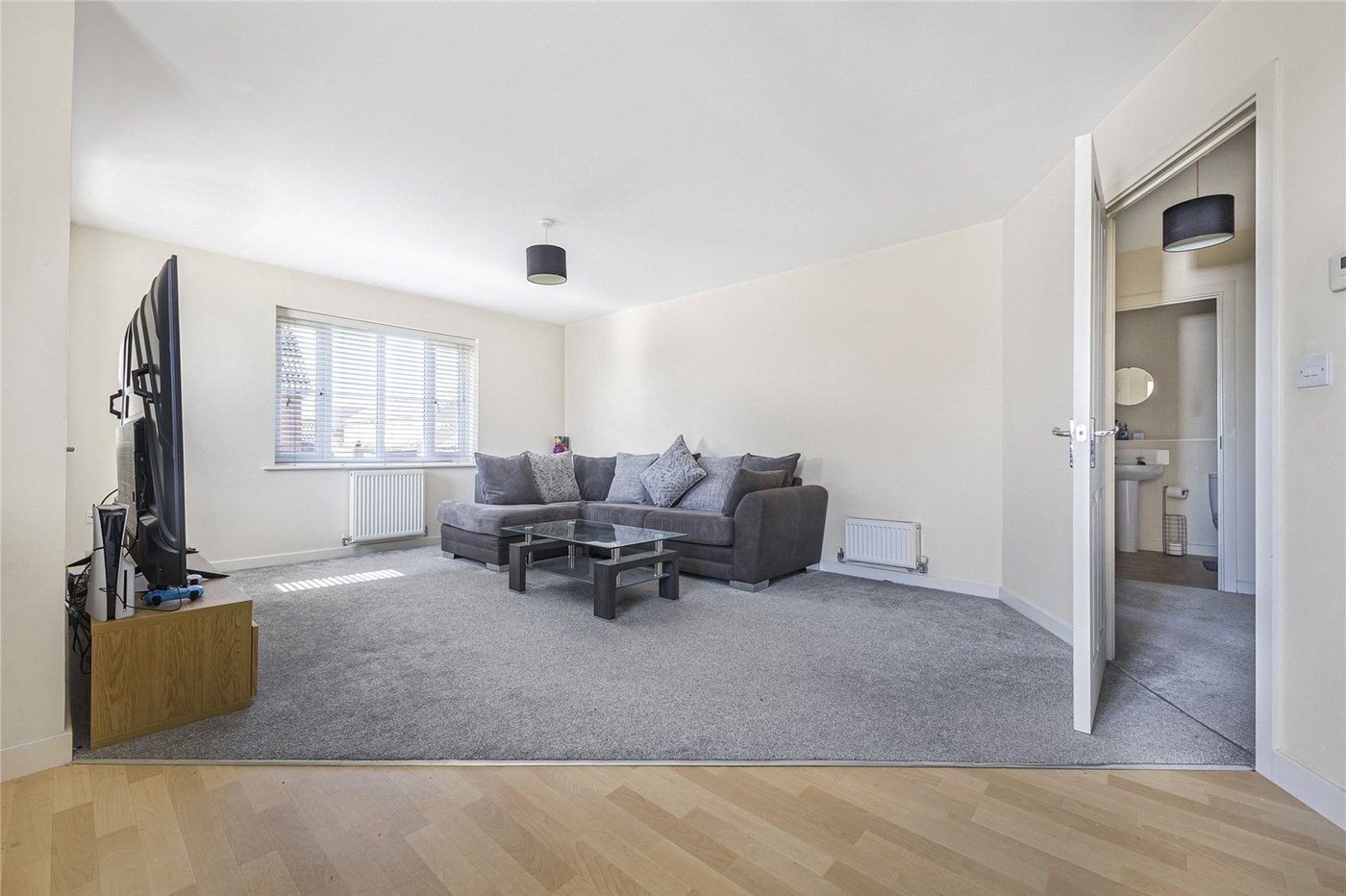 1 bedroom property for sale in Hoo | Robinson Michael & Jackson
