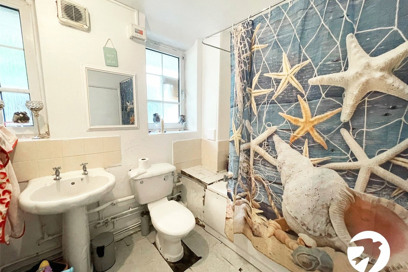 2 bedroom property for sale in London | Robinson Jackson