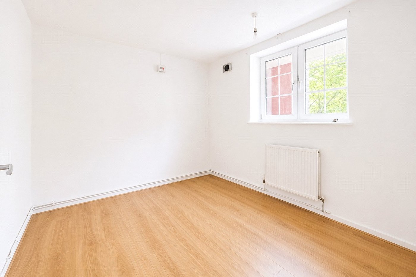 2 bedroom property for sale in London | Robinson Jackson