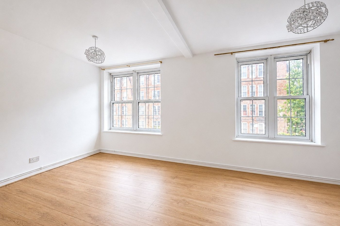 2 bedroom property for sale in London | Robinson Jackson