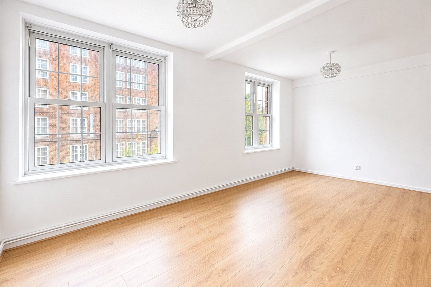 2 bedroom property for sale in London | Robinson Jackson