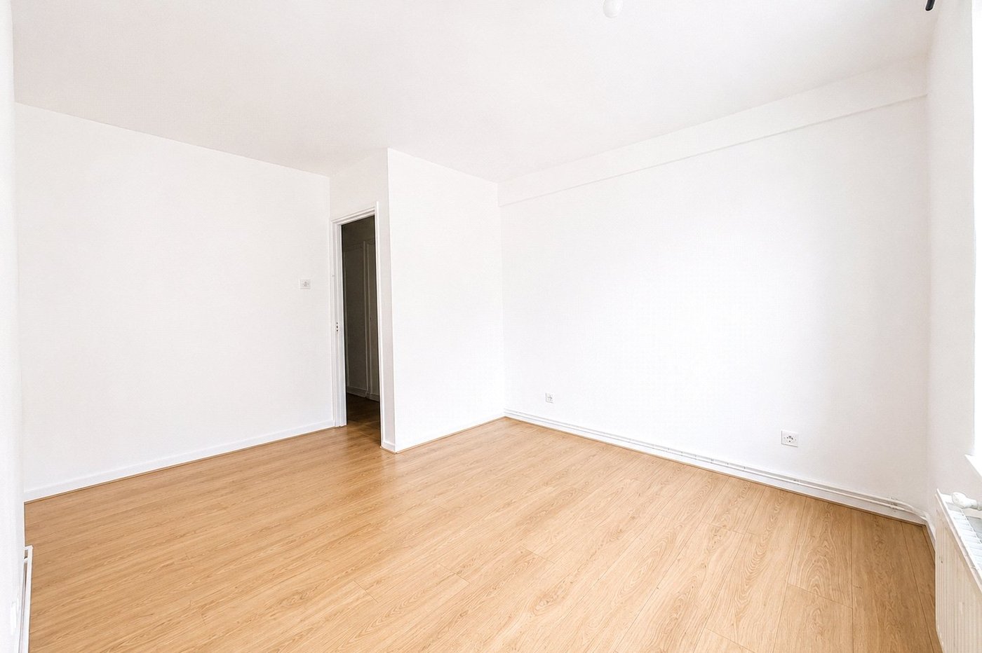 2 bedroom property for sale in London | Robinson Jackson