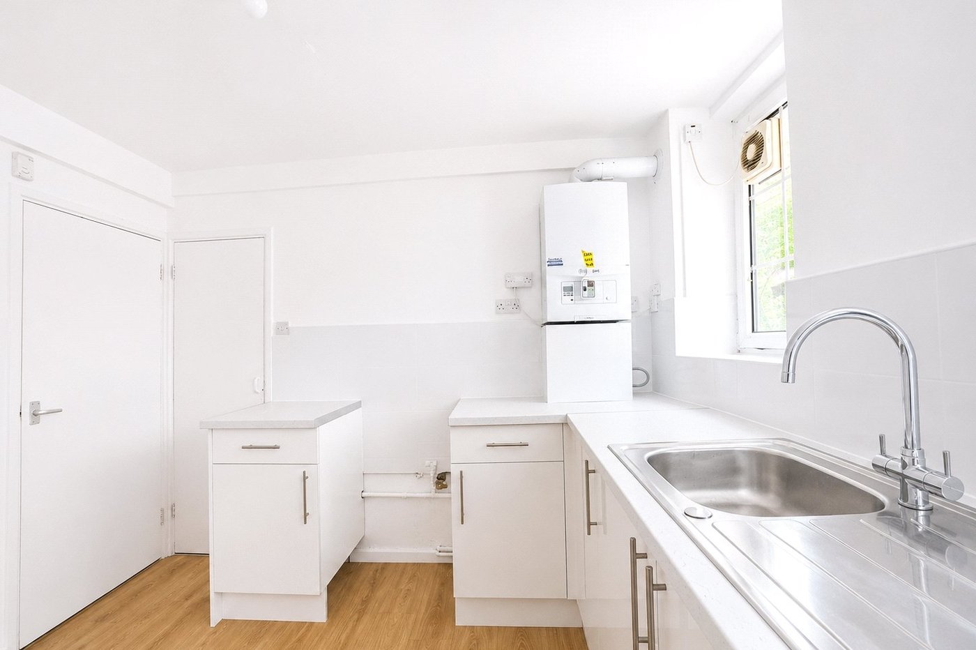 2 bedroom property for sale in London | Robinson Jackson