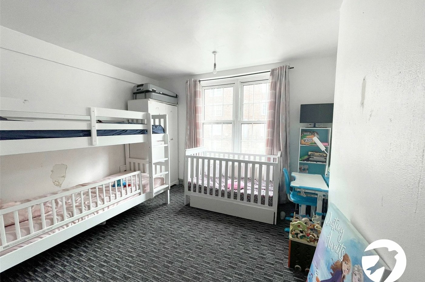 2 bedroom property for sale in London | Robinson Jackson