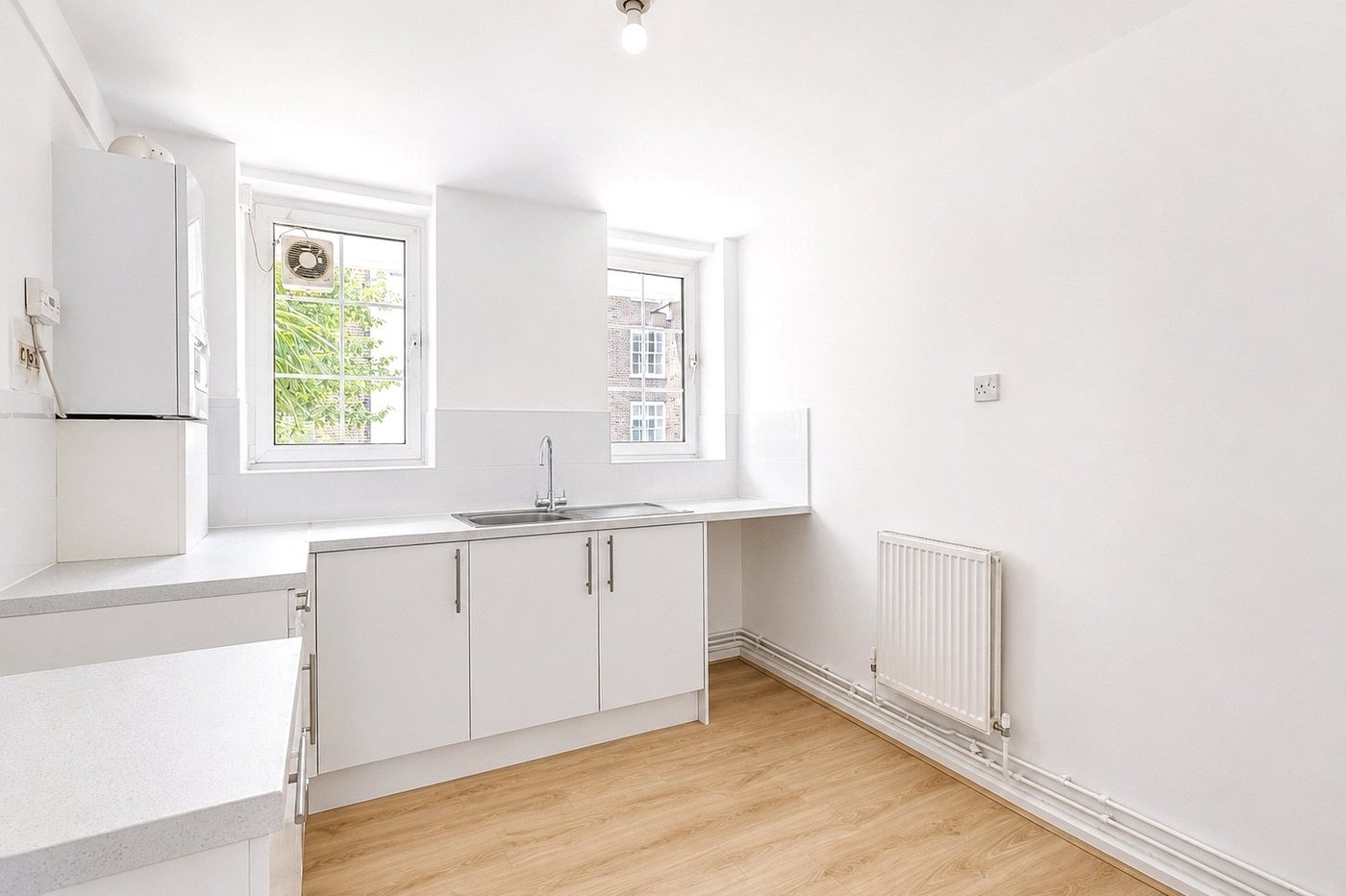 2 bedroom property for sale in London | Robinson Jackson