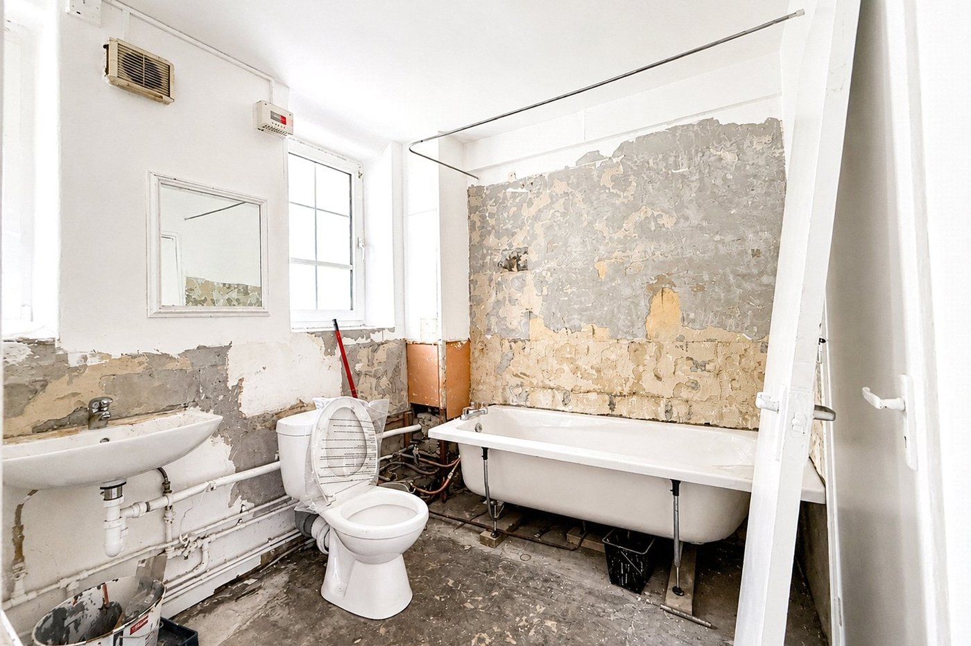 2 bedroom property for sale in London | Robinson Jackson