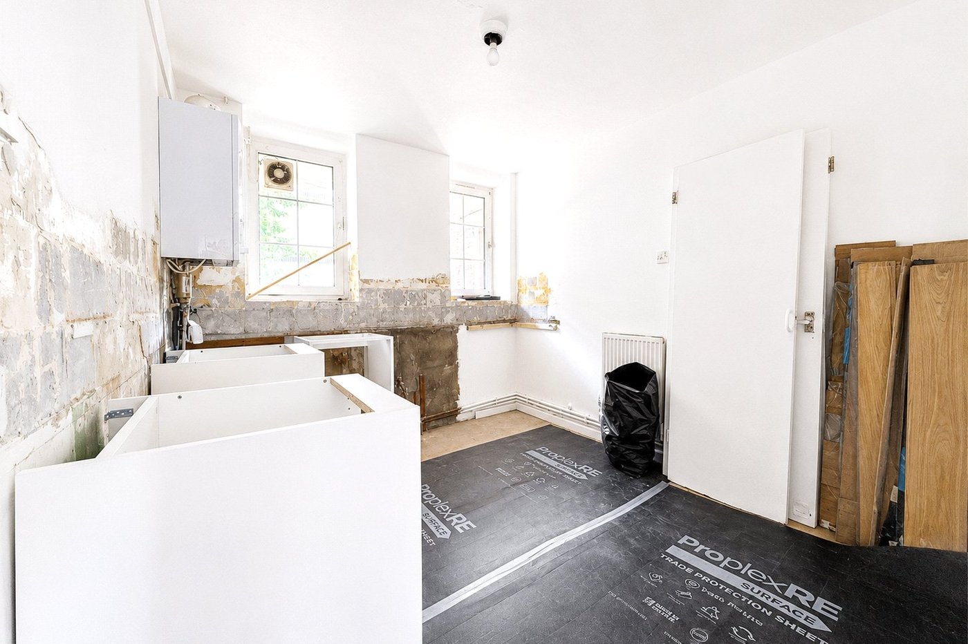 2 bedroom property for sale in London | Robinson Jackson