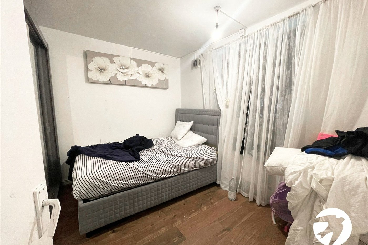 2 bedroom property for sale in London | Robinson Jackson