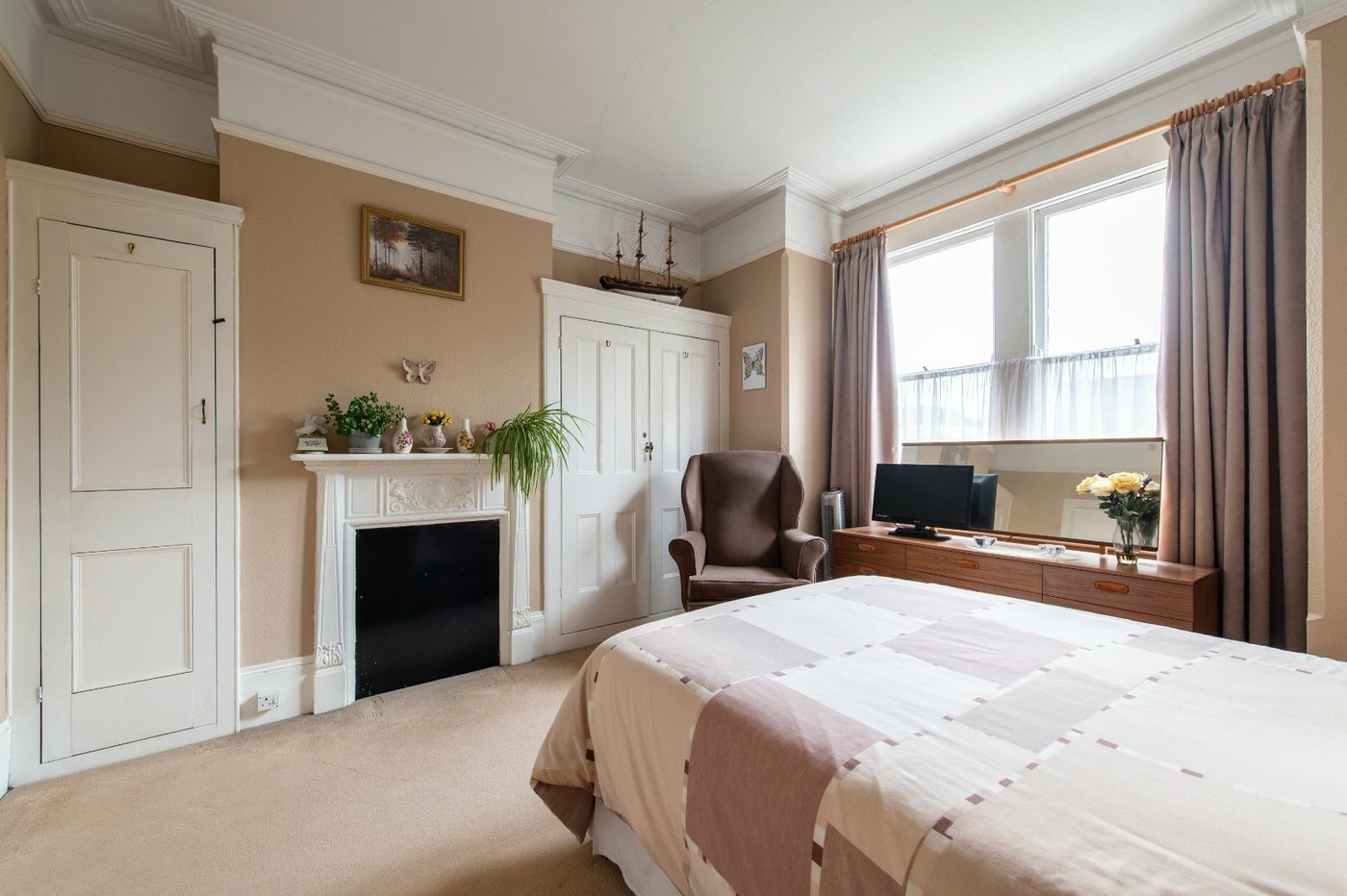 6 bedroom house for sale in Gravesend | Robinson Michael & Jackson