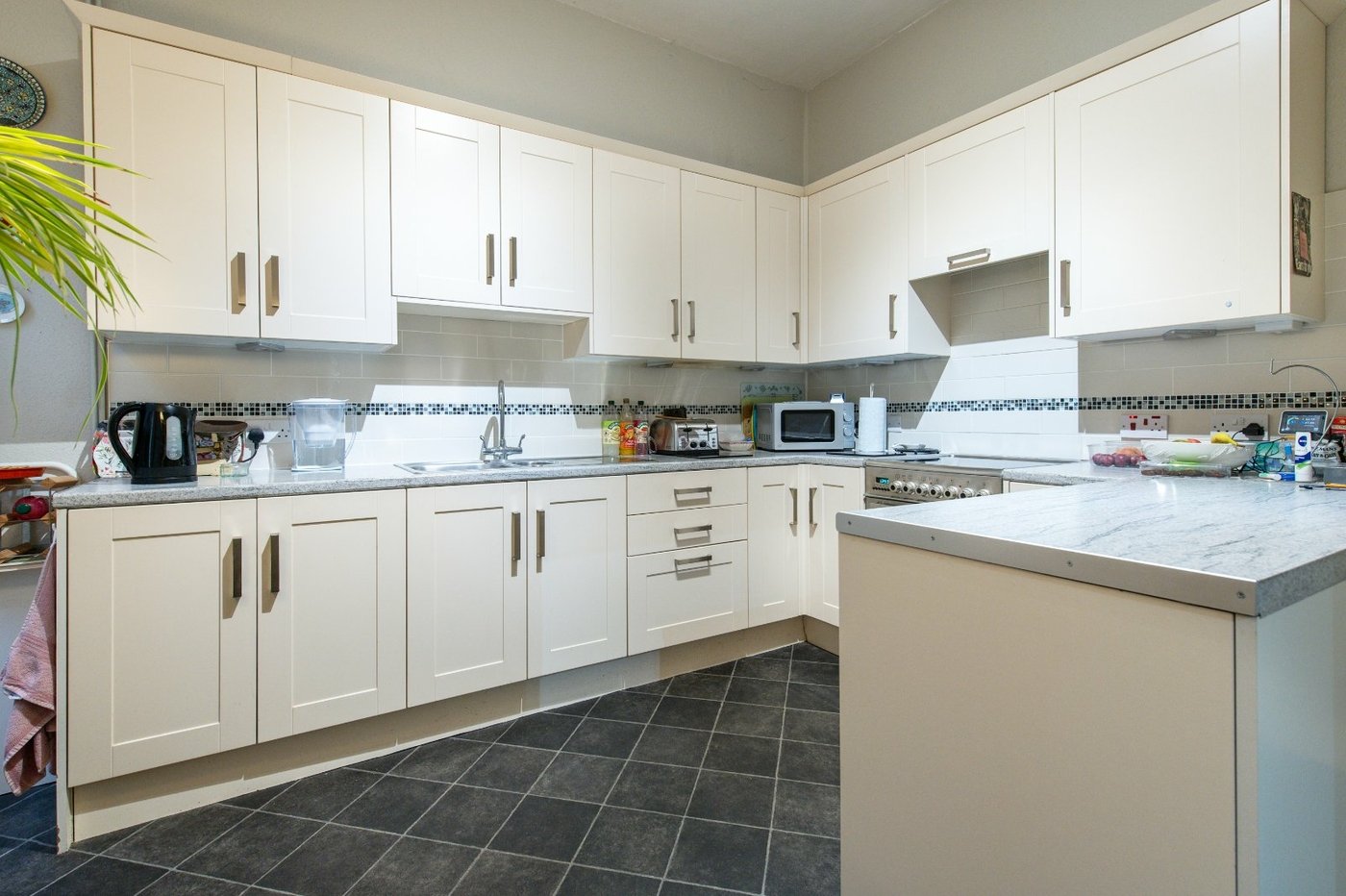 6 bedroom house for sale in Gravesend | Robinson Michael & Jackson